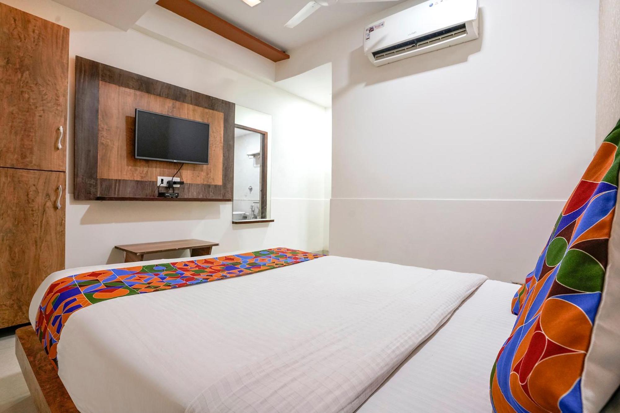 Fabhotel Galaxy I Ахмедабад Екстериор снимка