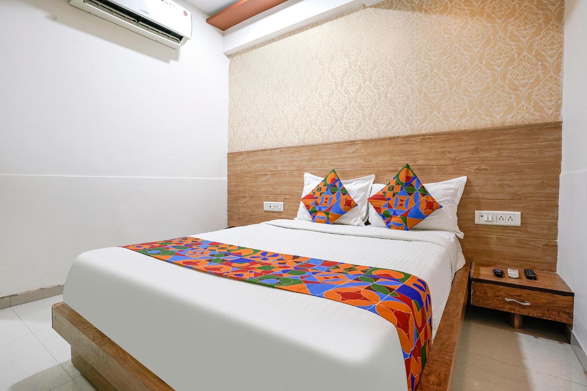 Fabhotel Galaxy I Ахмедабад Екстериор снимка