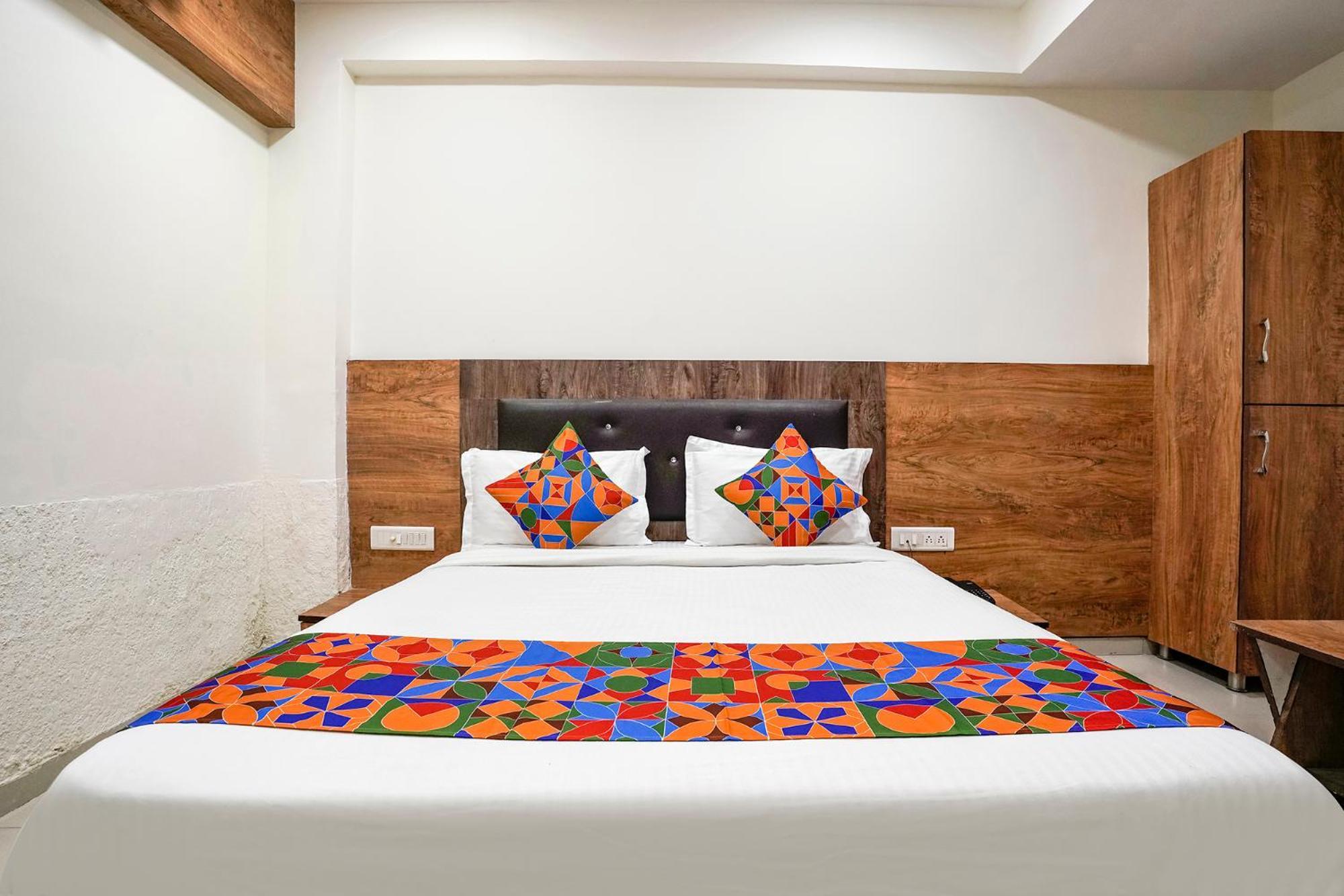 Fabhotel Galaxy I Ахмедабад Екстериор снимка