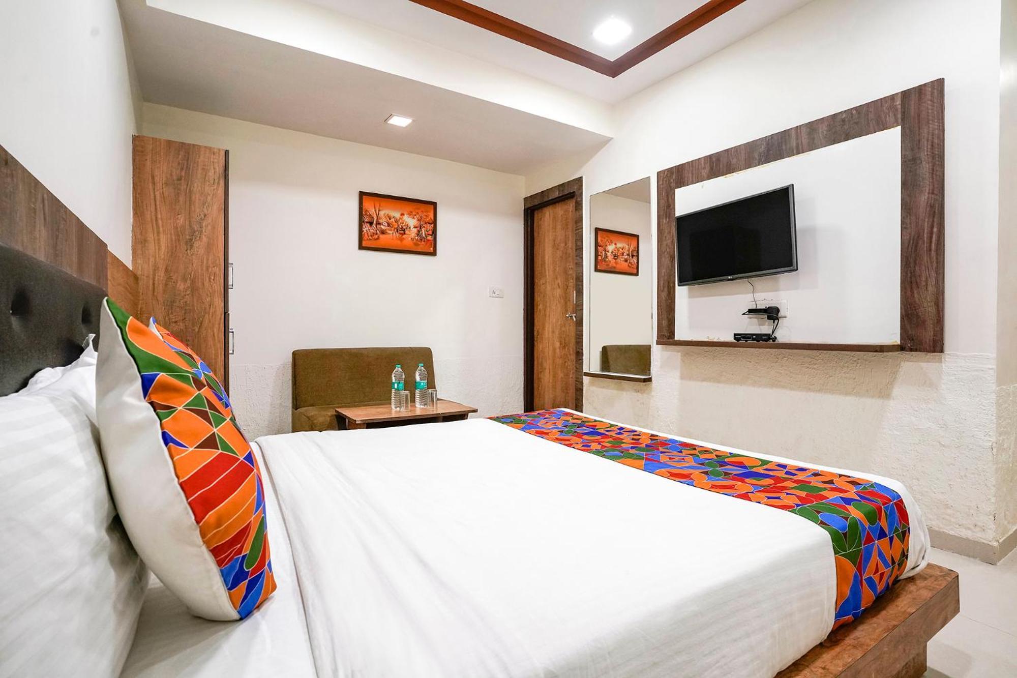 Fabhotel Galaxy I Ахмедабад Екстериор снимка