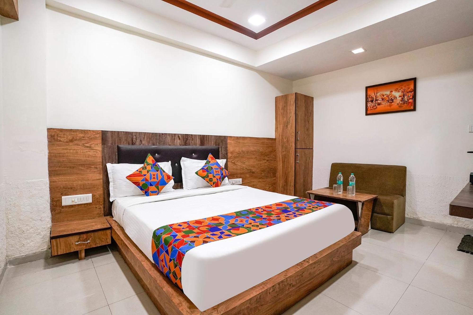 Fabhotel Galaxy I Ахмедабад Екстериор снимка