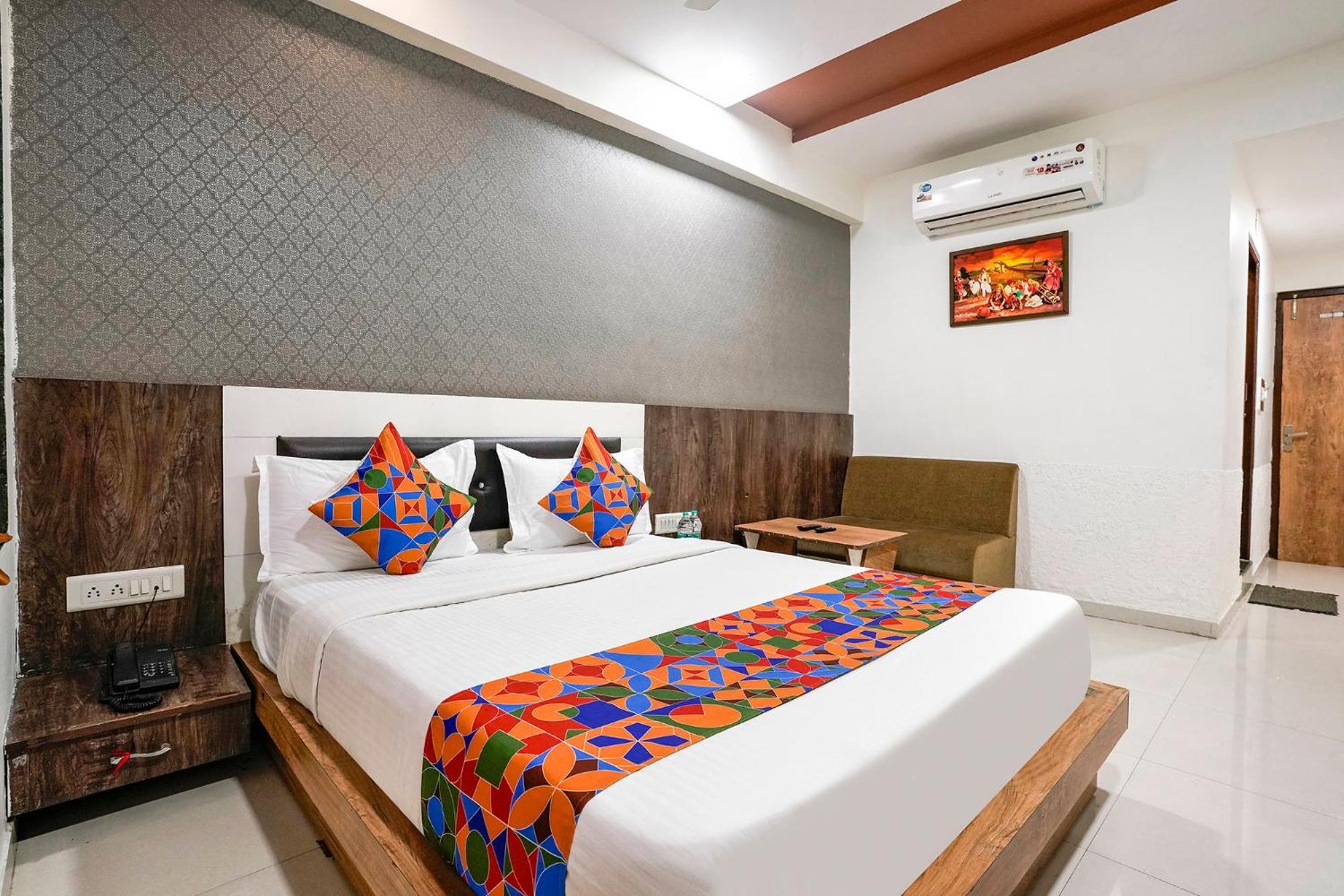 Fabhotel Galaxy I Ахмедабад Екстериор снимка